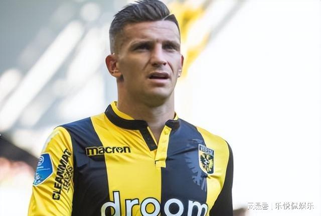 [德甲]好成绩 好心情！拜仁欢聚啤酒节